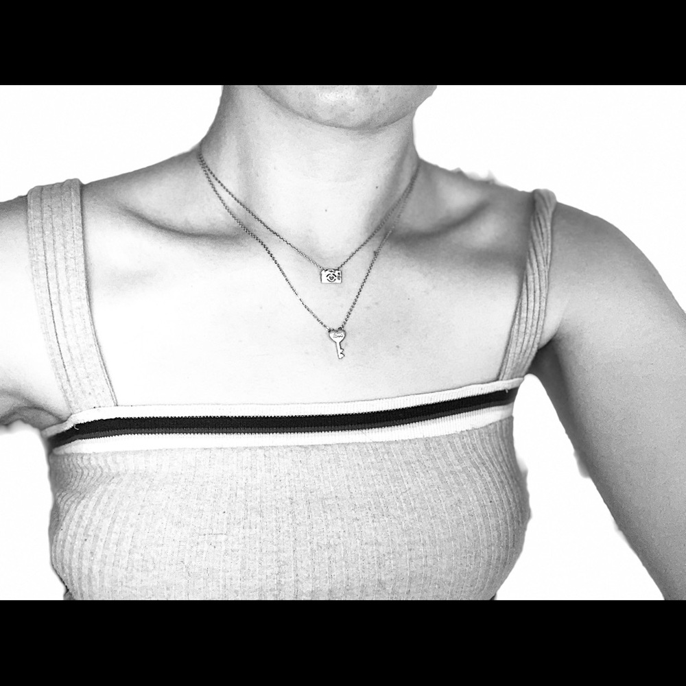 Matching Key-and-Camera Jewelry Set - Picture 2 of 4